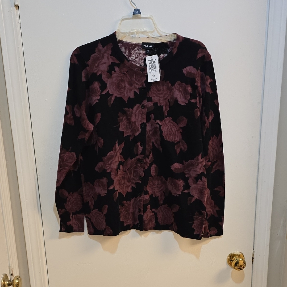 Torrid Sz 00 Black and Burgundy Floral Knit